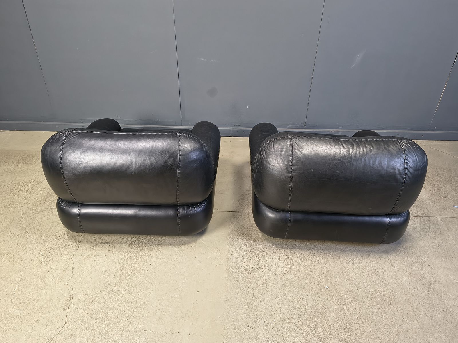 Set Of Black Leather Lounge Chairs By Sapporo For Mobil Girgi, 1970s photo 3000.0
