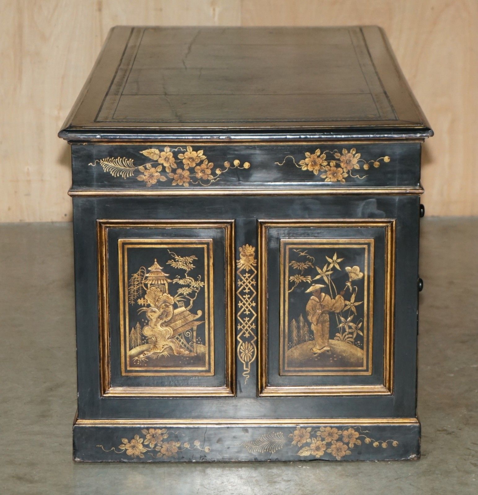 photo vintage Antique 19th Century Chinese Chinoiserie Kneehole Desk Napoleonic Blue Leather