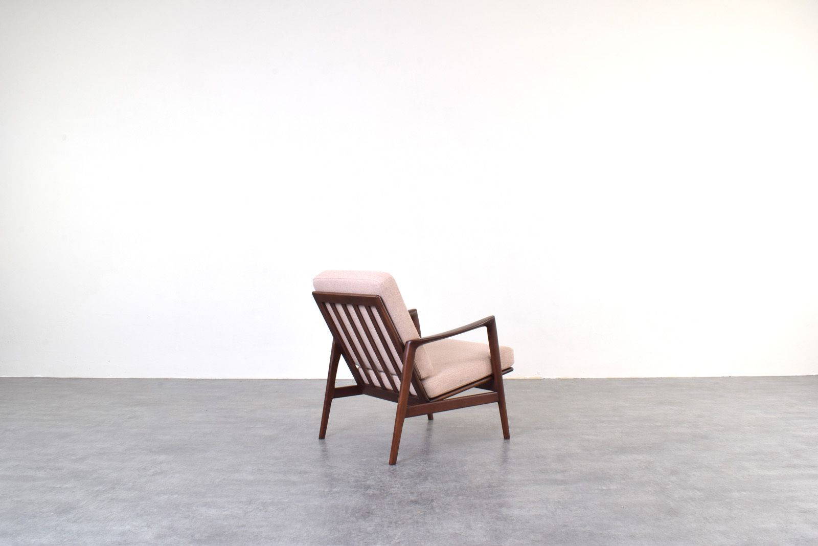 photo furniture Mid Century Stefan Lounge Chairs, 1960s, Set Of 2