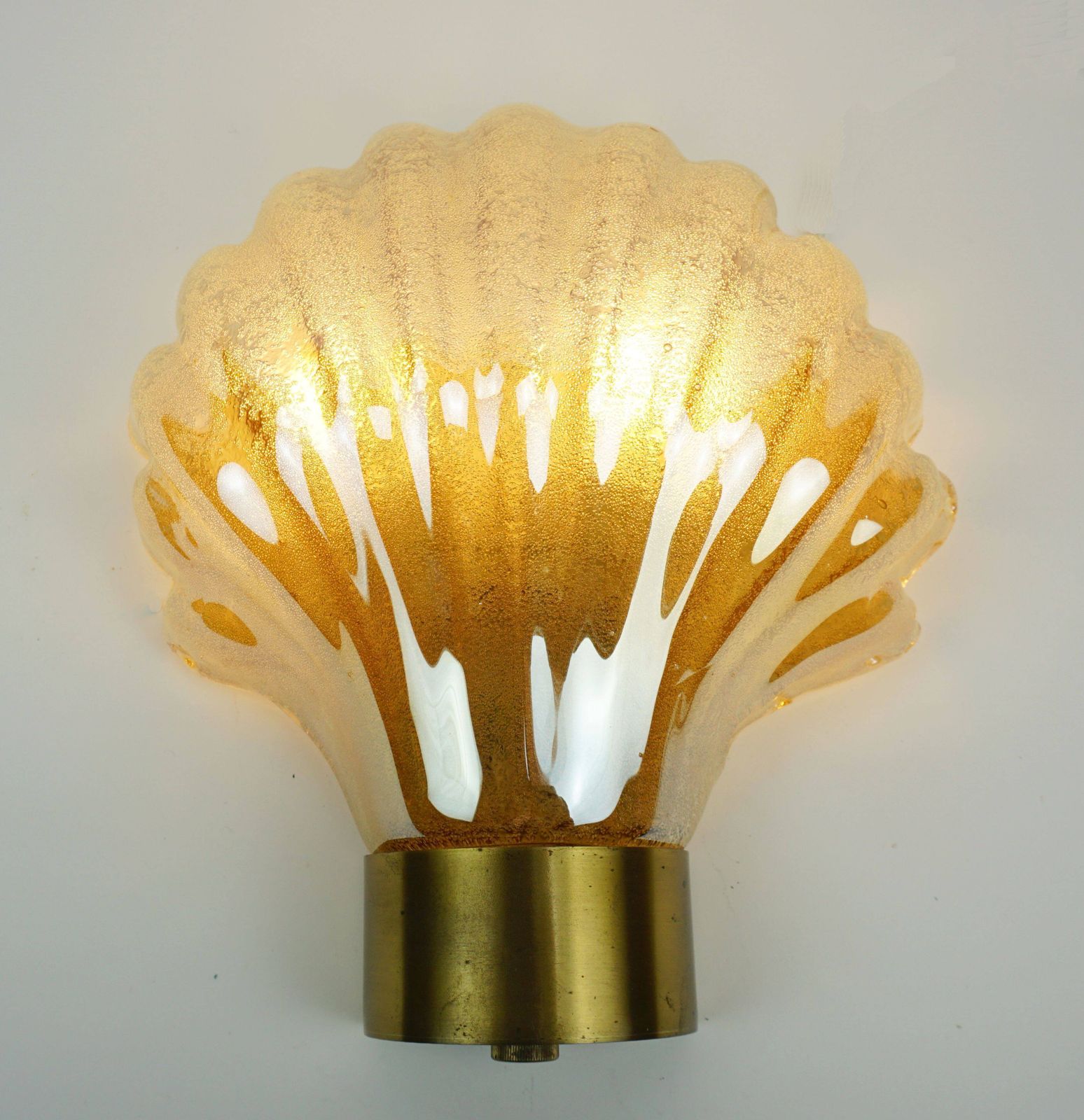 No. 1 Of 2 Mid Century Modern Sconce Wall Lamp Lustrous Glass Shell Brass photo buy