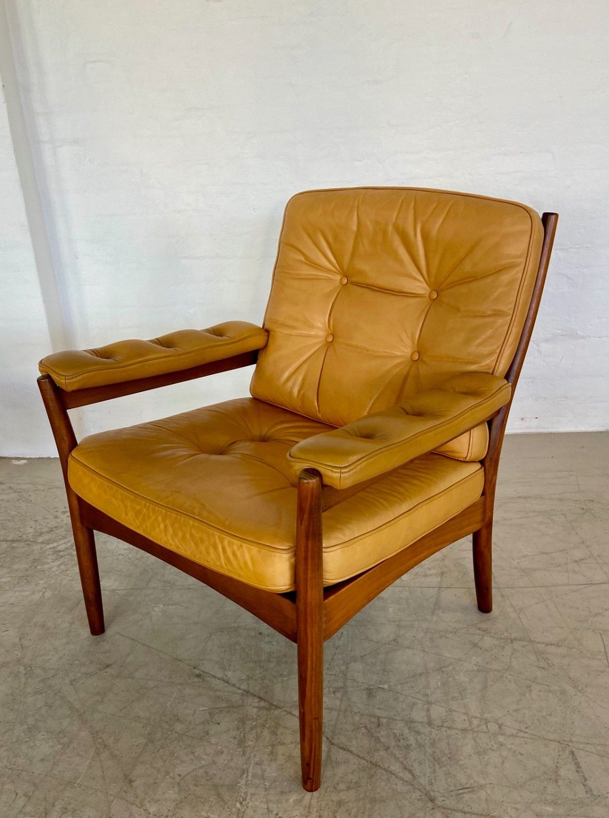 Vintage Mid Century Light Tan Leather Lounge Chair By Göte Möbler 1970,S photo vinterior