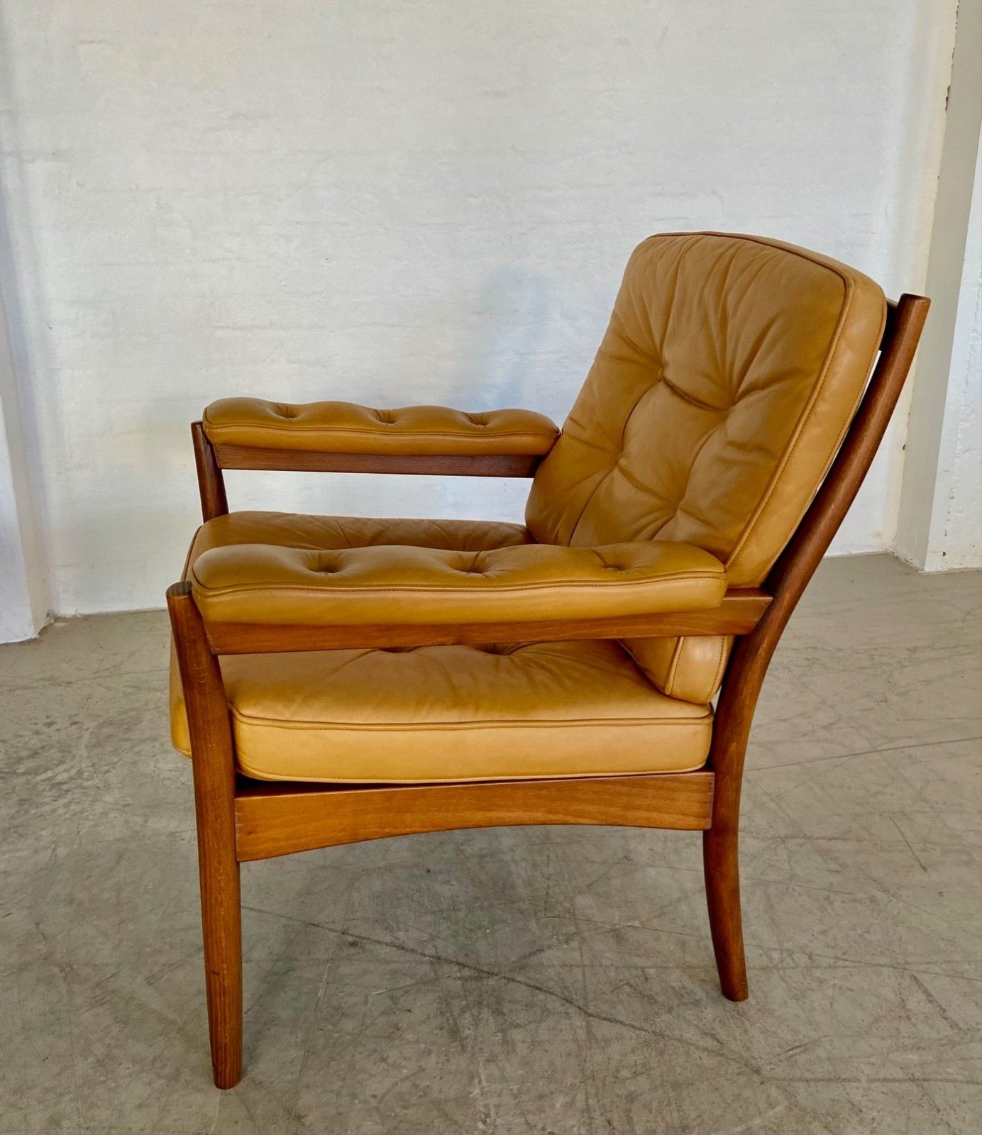 photo for sale Vintage Mid Century Light Tan Leather Lounge Chair By Göte Möbler 1970,S