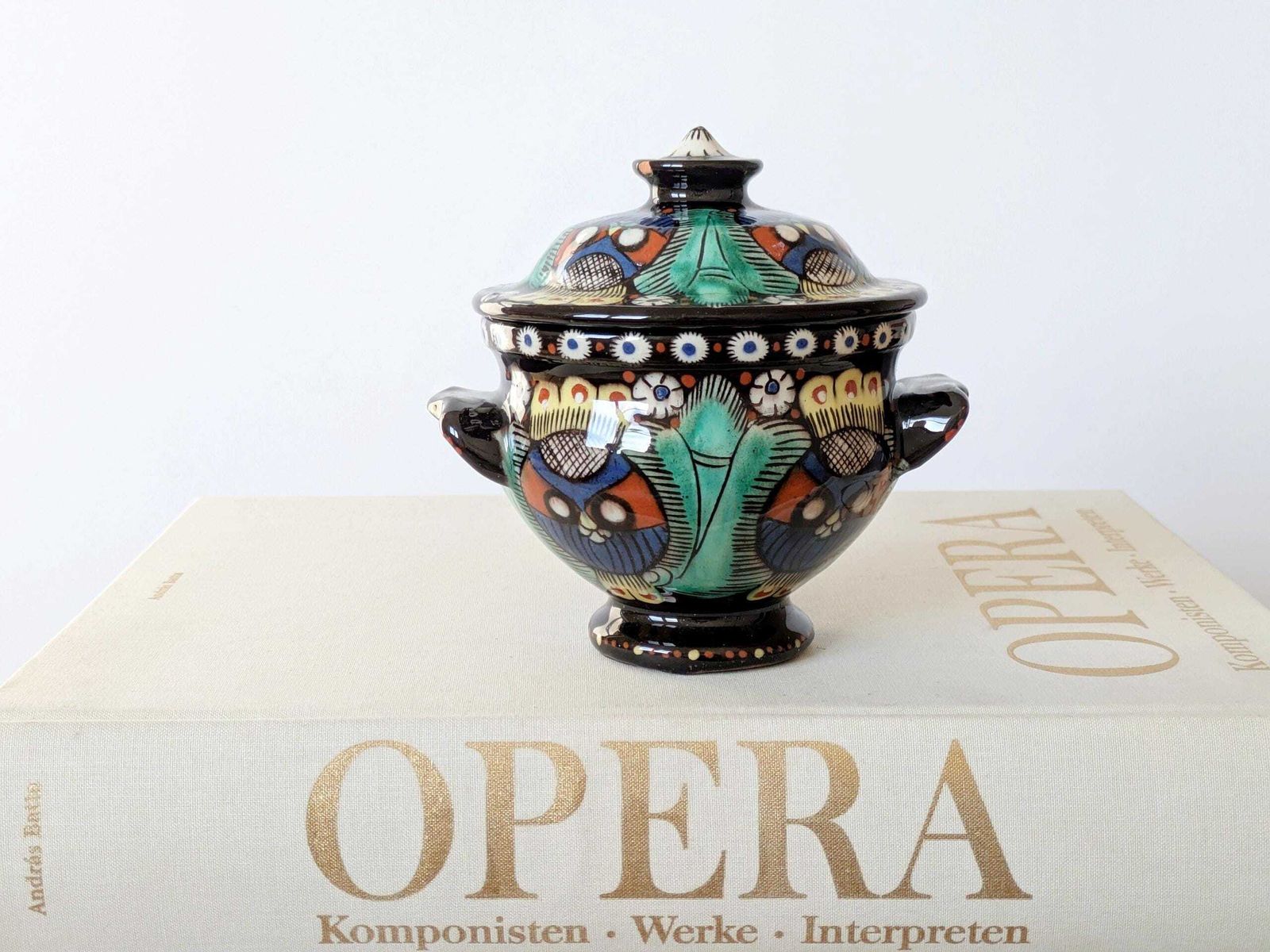 Early 20th Century Arts & Crafts Majolica Pedestal Lidded Box, Thoune Switzerland, Satisfactory photo Home Decor