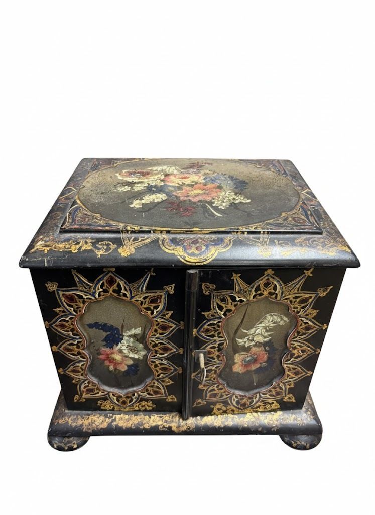 Ebonized 19th Century Sewing Box, With Original Accessories, And  Hand Painted With Bouquets Of Flowers. photo vinterior