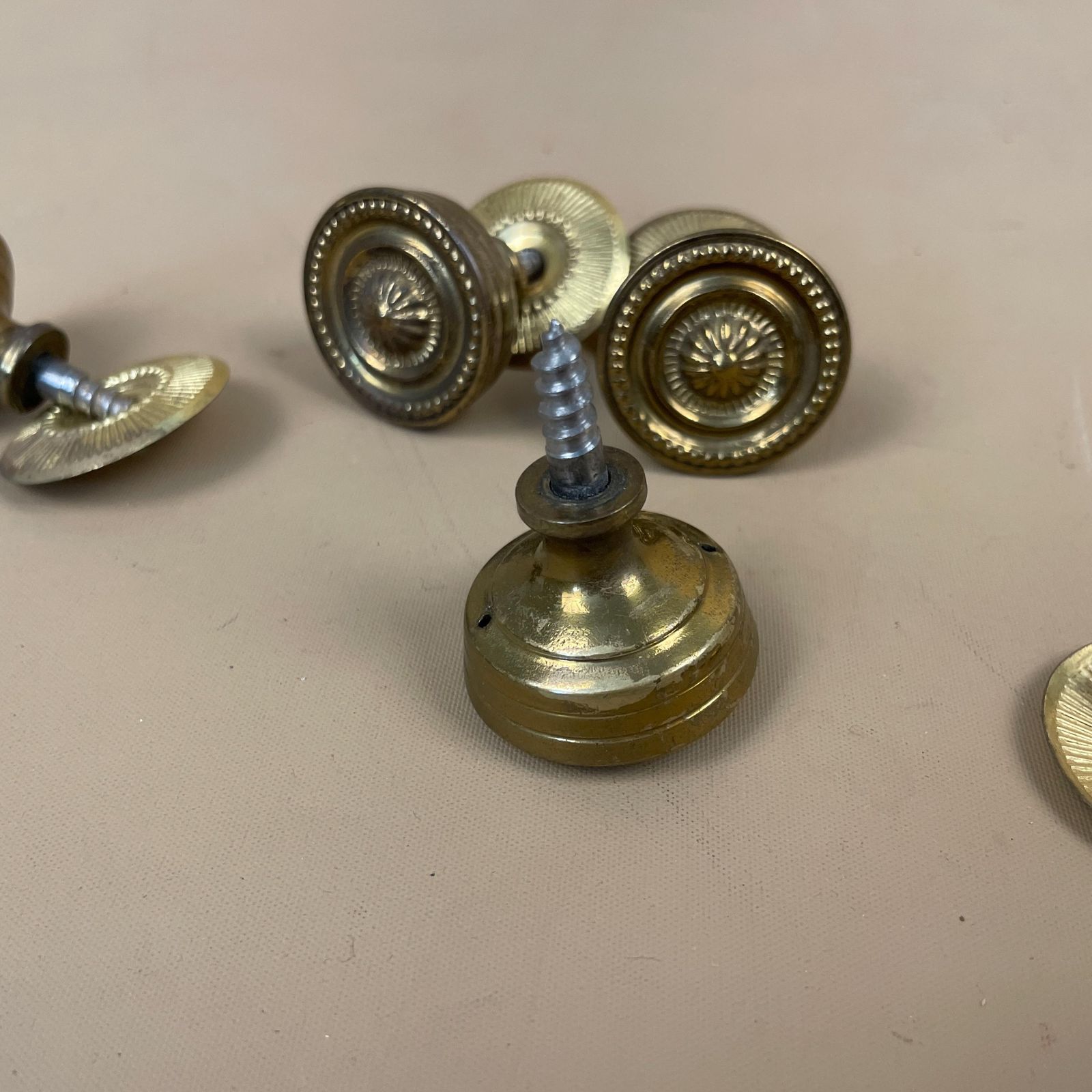 photo furniture Antique Style Brass Drawer Knobs Set Of 4 With Round Backplates Vintage Cabinet Furniture Hardware Cupboard Handles Regency Screw In