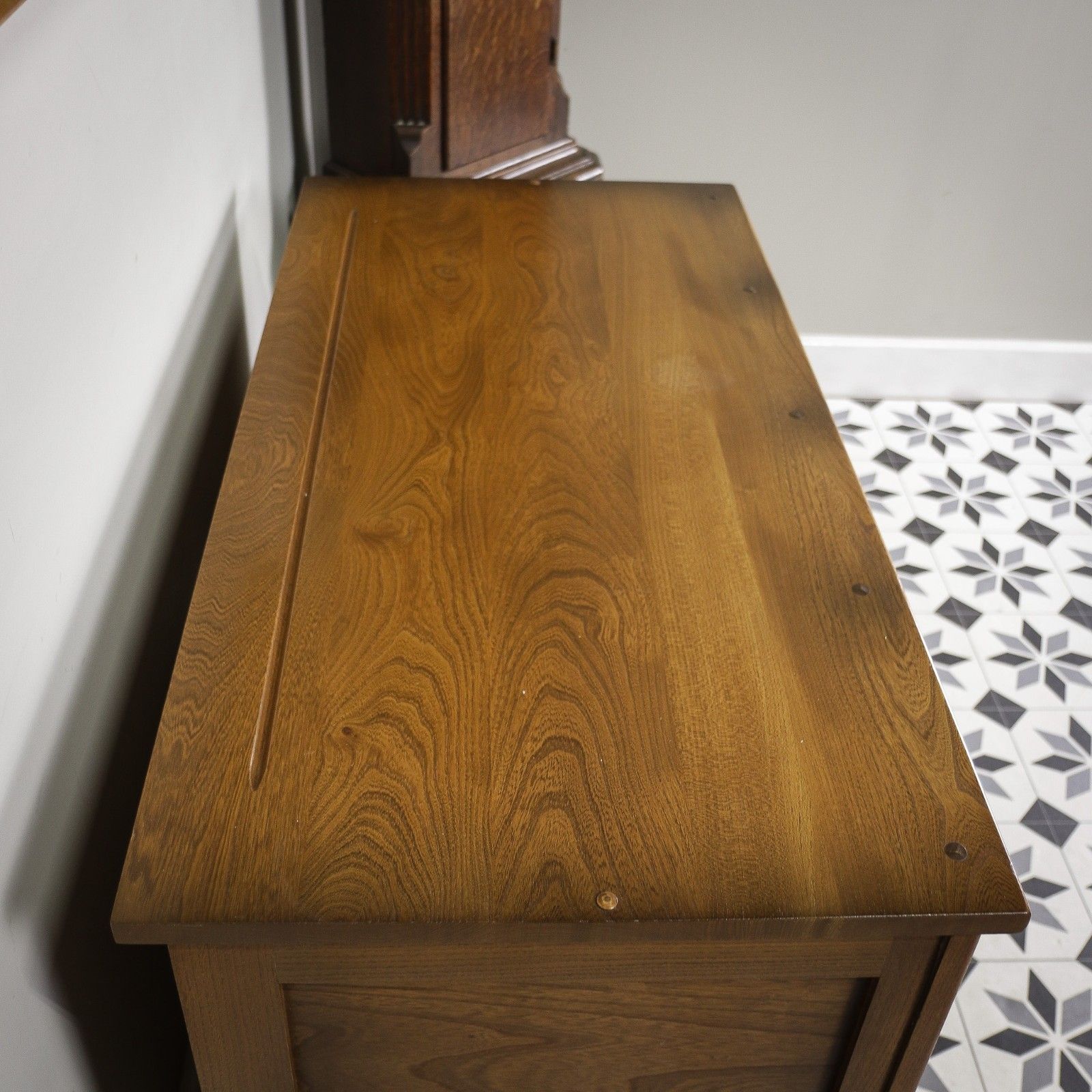 Ercol Elm Small Cabinet Sideboard Tv Unit In Golden Dawn photo vintage