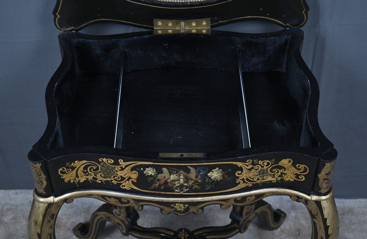Painted Wooden Work Table, Napoleon III Period – Mid 19th Century photo vintage