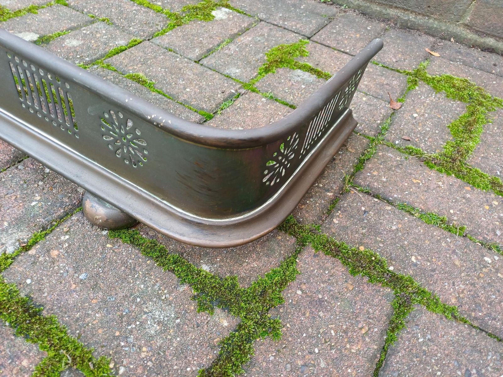 Antique Brass Fireplace Fender Bronze Finish Vintage Edwardian Pierced Metal Fire Surround Guard With Ball Feet C.1900 photo buy