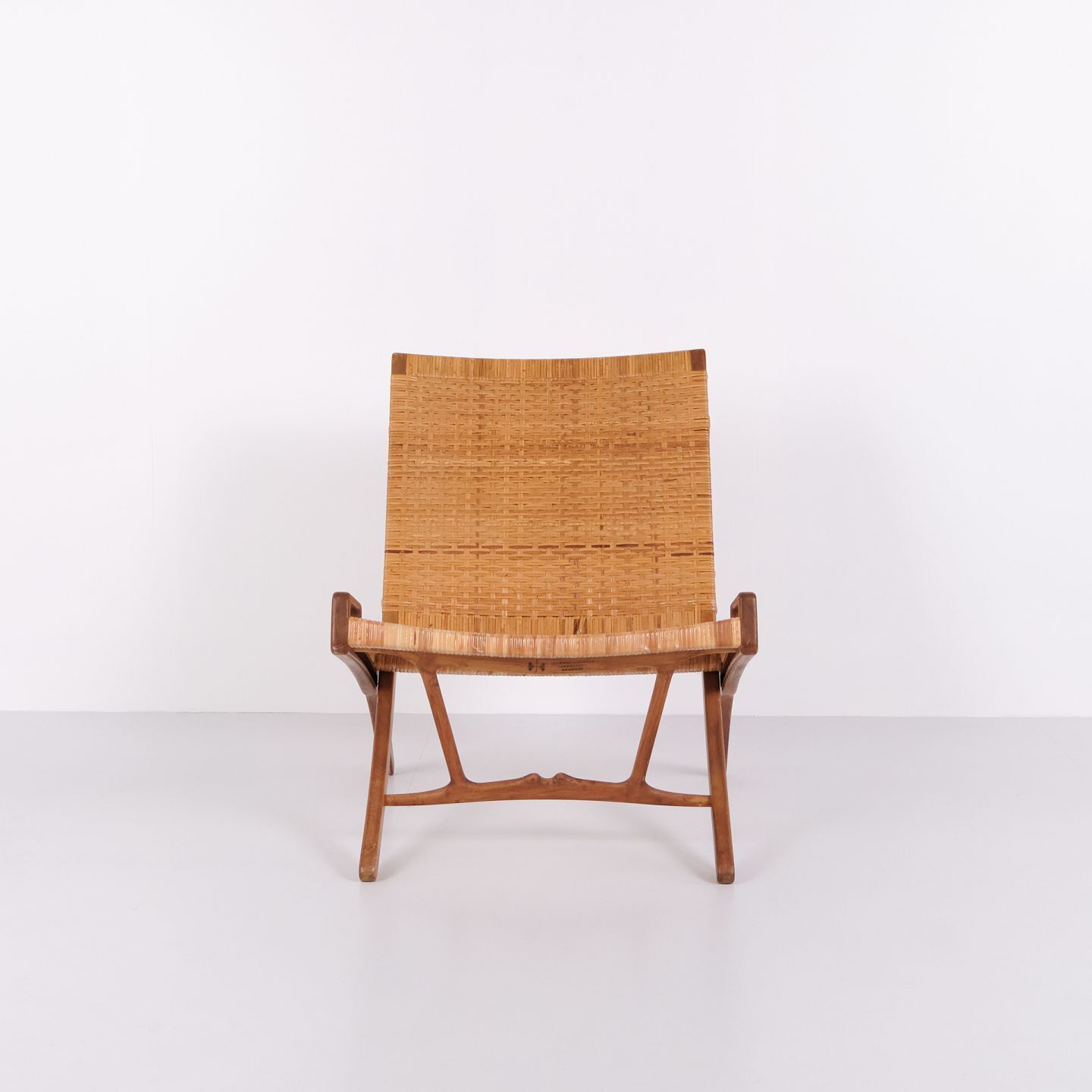 Armchair / Folding Chair – Model Jh 512 “The Fireplace Chair” – Patinated Oak – Original Wicker – Hans J. Wegner – Johannes Hansen – 1950s