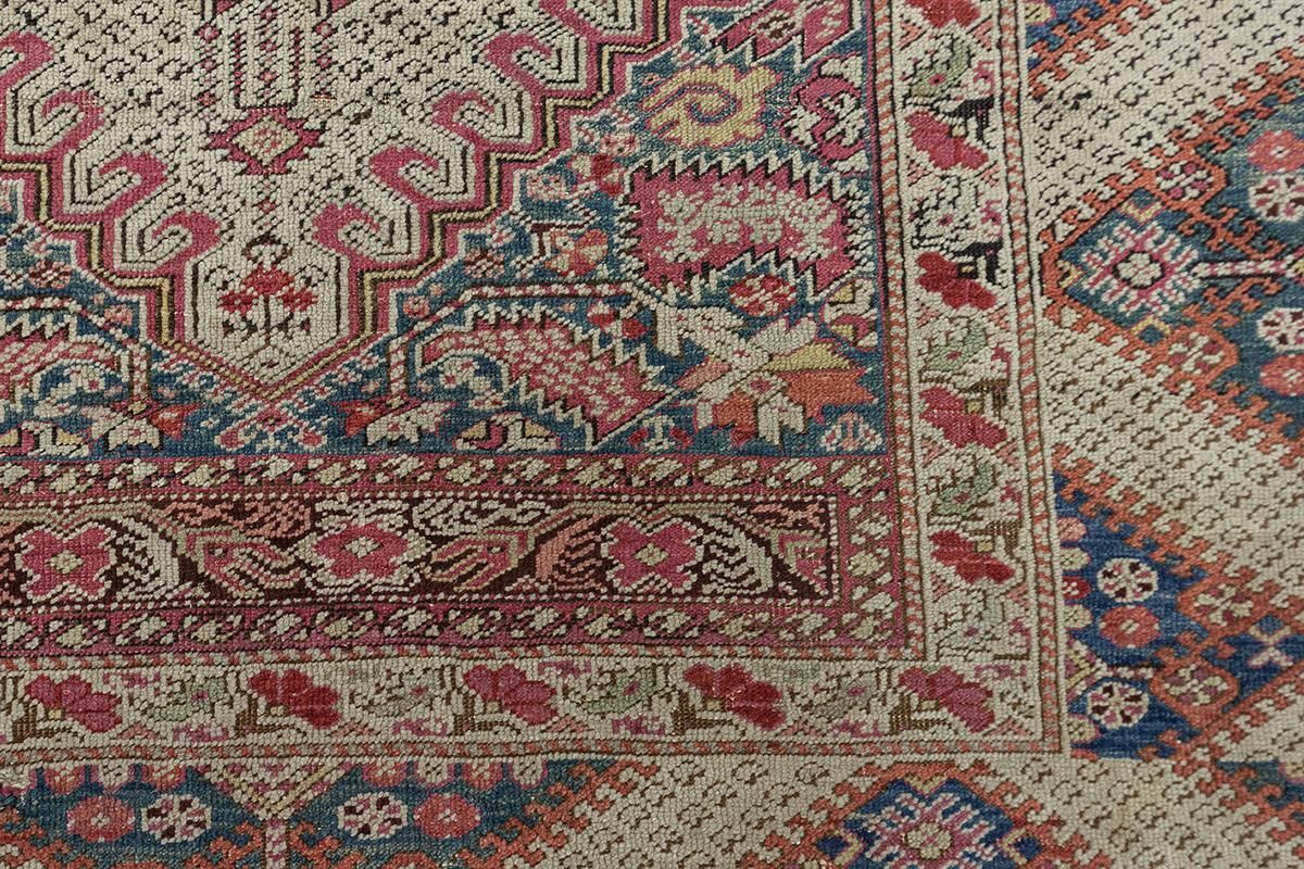 Kiz Ghiordes Rug, 18th Century And Earlier photo buy