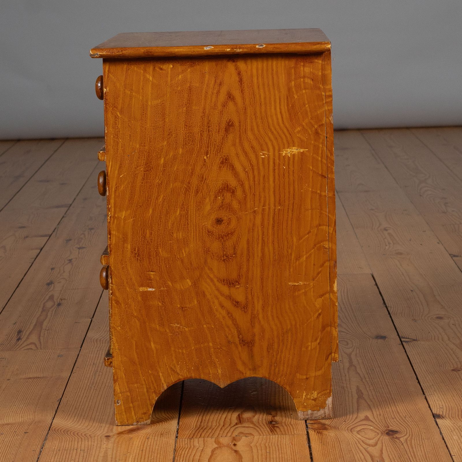 Small 19th Century English Simulated Painted Wood Chest Of Drawers photo vinterior
