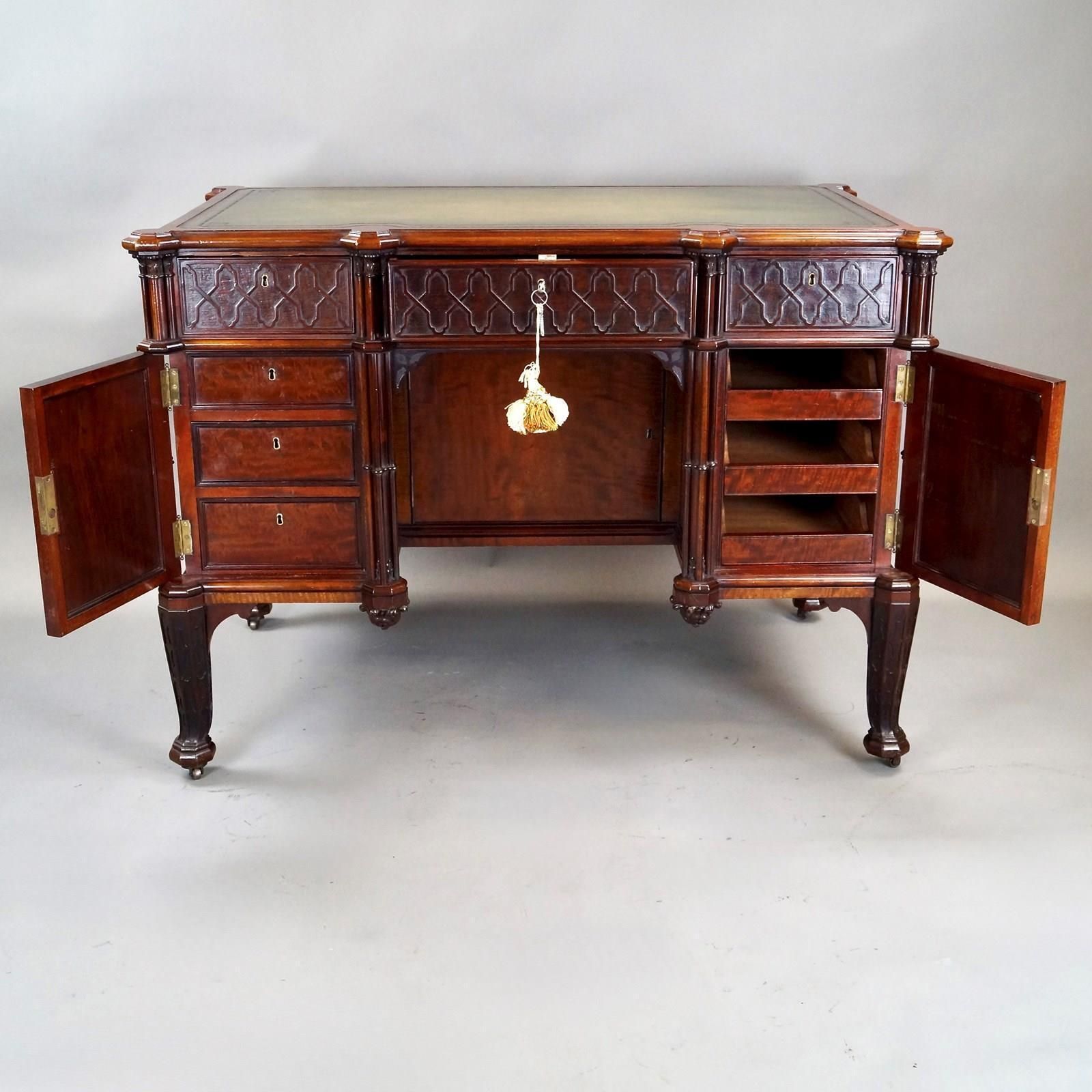 A Superb Chippendale Design Mahogany Gothic Revival Desk photo vinterior