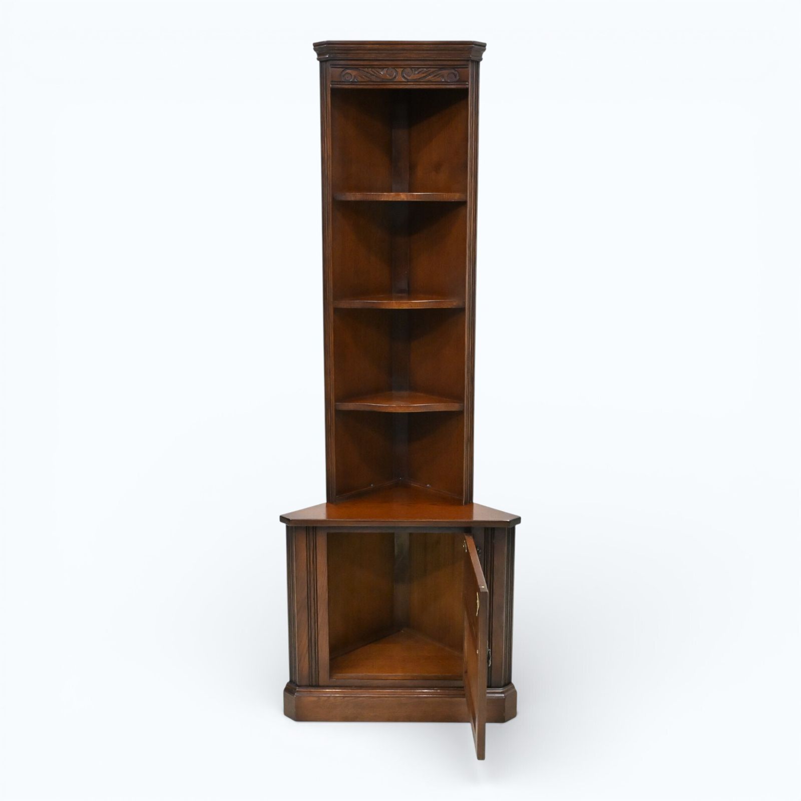 227.0 Old Charm Corner Unit With Cupboard And Shelves Carvings Tb Free Uk* Delivery photo