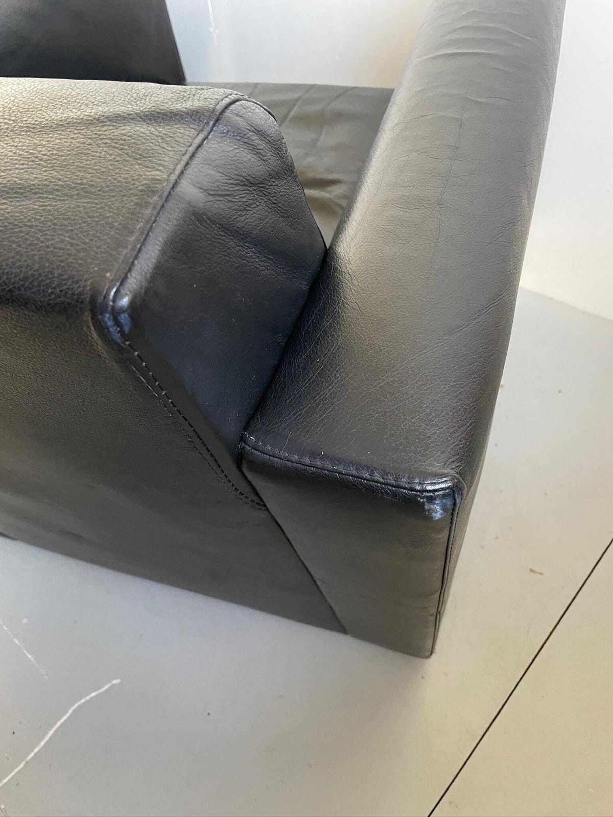 Pair Of Philippe Starck ‘Niggelman’ Black Leather And Aluminium 80s Postmodern Armchairs photo vintage