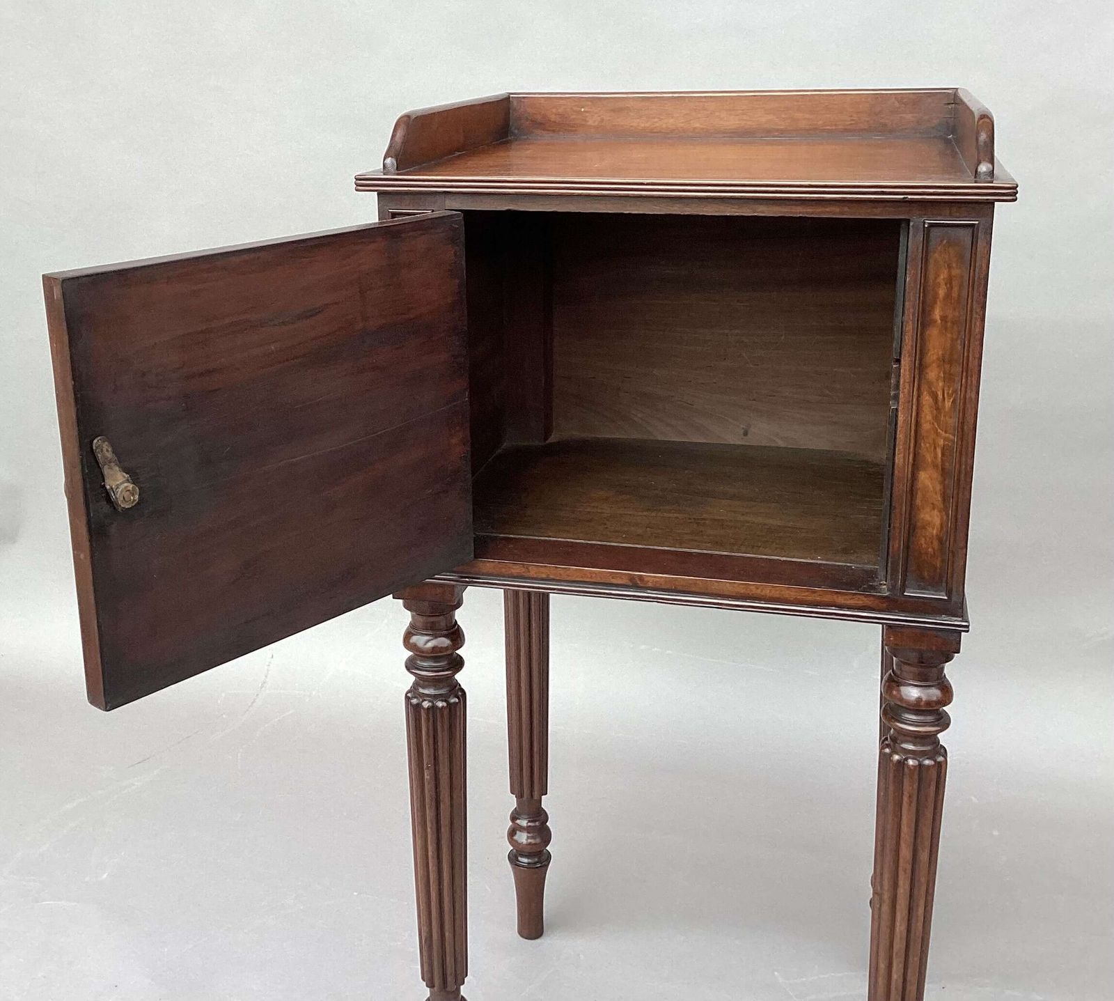 Good Regency Gillows Matched Pair Of Mahogany Bedside Cabinets / Cupboards photo vintage