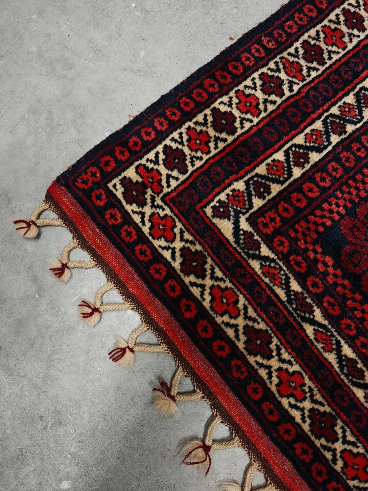 Vintage Anatolian Hand Knotted Yagcibedir Rug With Floral Pattern, Turkey 1940s photo Textiles