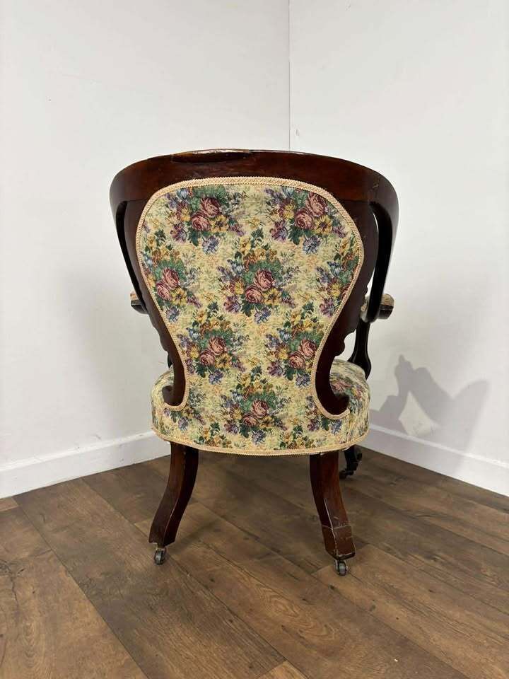 289.0 Victorian Mahogany Nursing Chair photo
