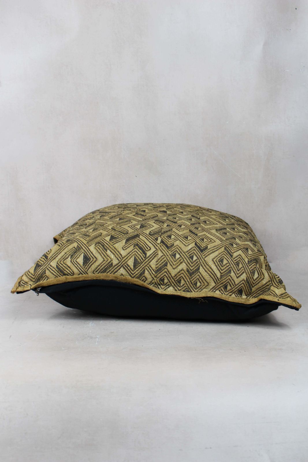 Vintage Showa Cloth Cushion   25.10 photo for sale