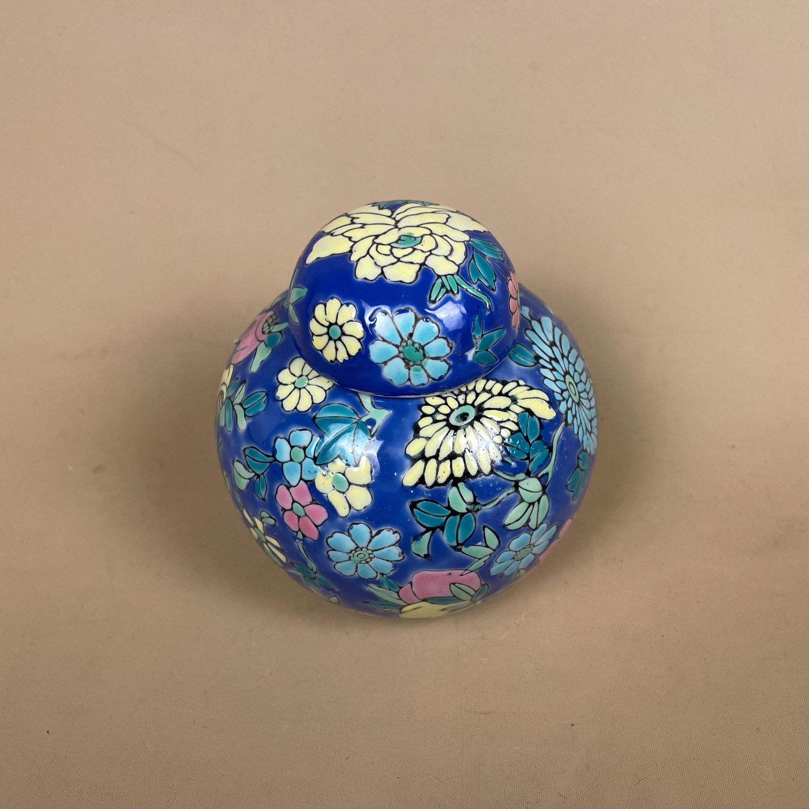 Oriental Decorative Vase Ceramic Blue Yellow Floral Design Round Circle Pot Chinese Vintage Display Lidded Ginger Jar Lid Pattern Ornament photo 50.0