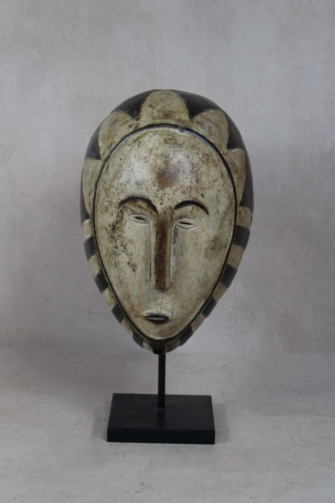 Kwele Pibibuze Mask   199.1, Minimalist