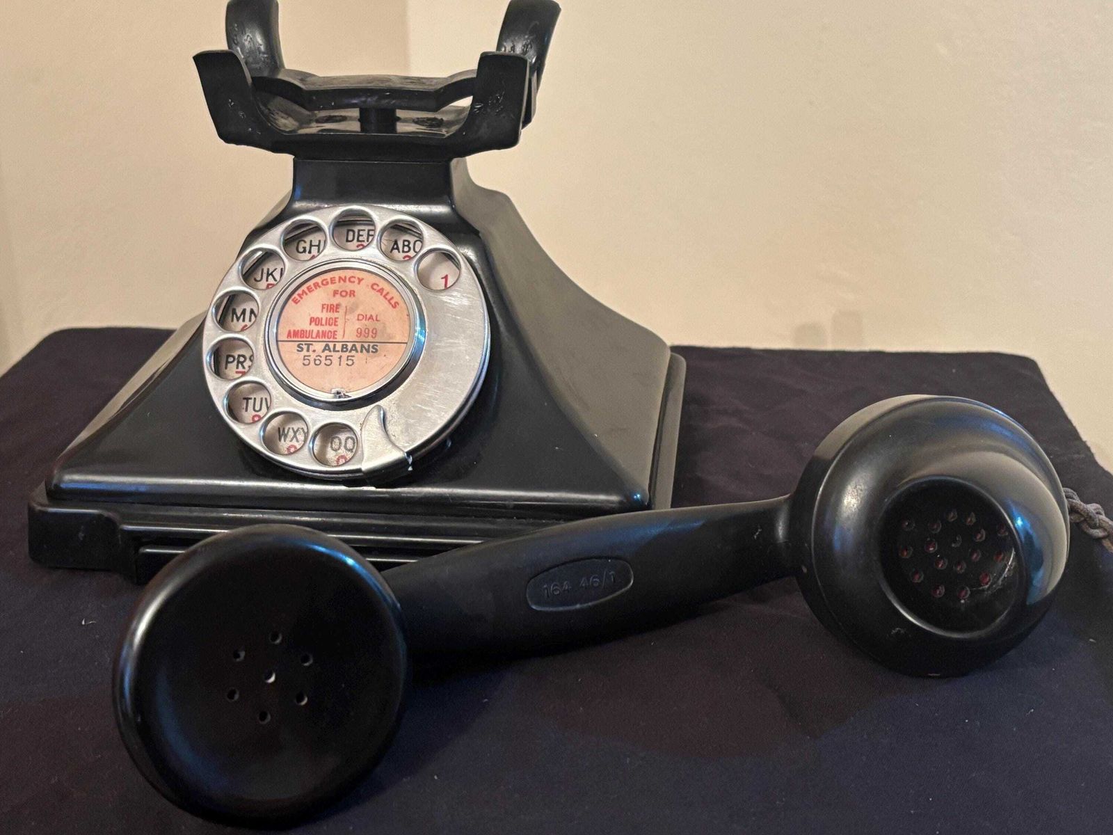 Gpo 232f 'Pyramid' Bakelite Dial Telephone Original photo vinterior