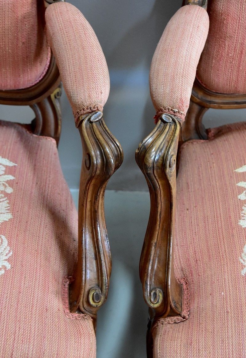 photo furniture Pair Of Convertible Armchairs In The Queen, 19th Century