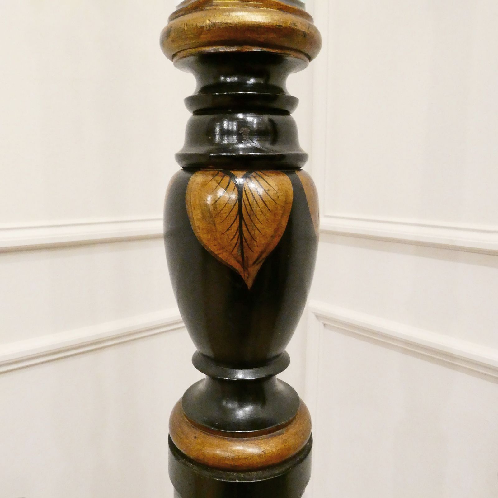 Edwardian Black Lacquered Chinoiserie Standard Floor Lamp photo vintage
