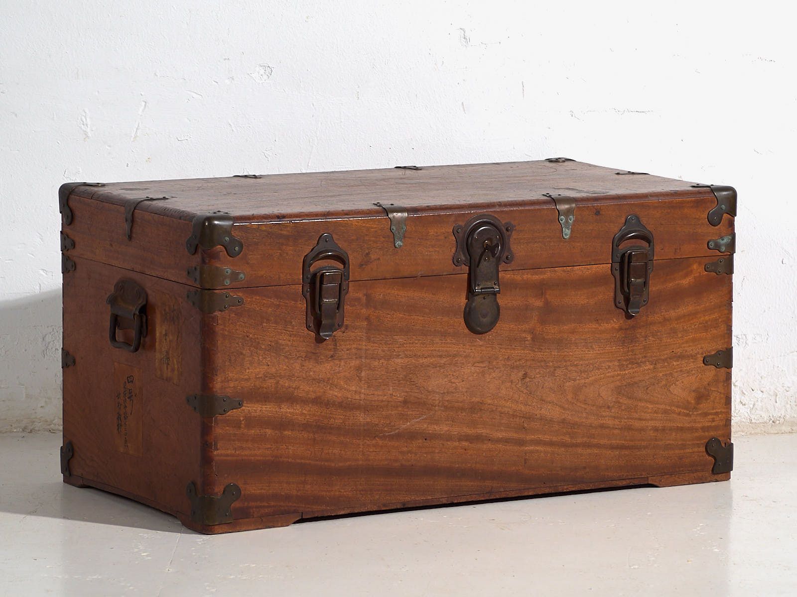 Antique Japanese Camphorwood Trunk – Meiji Period (C.1890 1912) #76 photo furniture