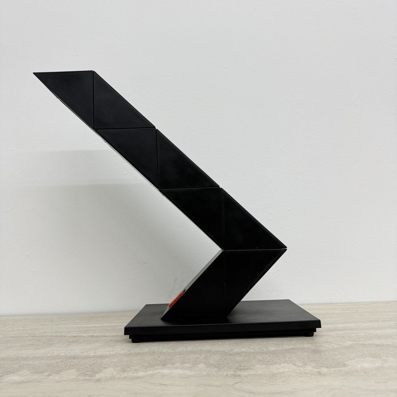 photo for sale Zig Zag Bureaulamp Door Shui L.D.Chan Voor Massive, Jaren 1980