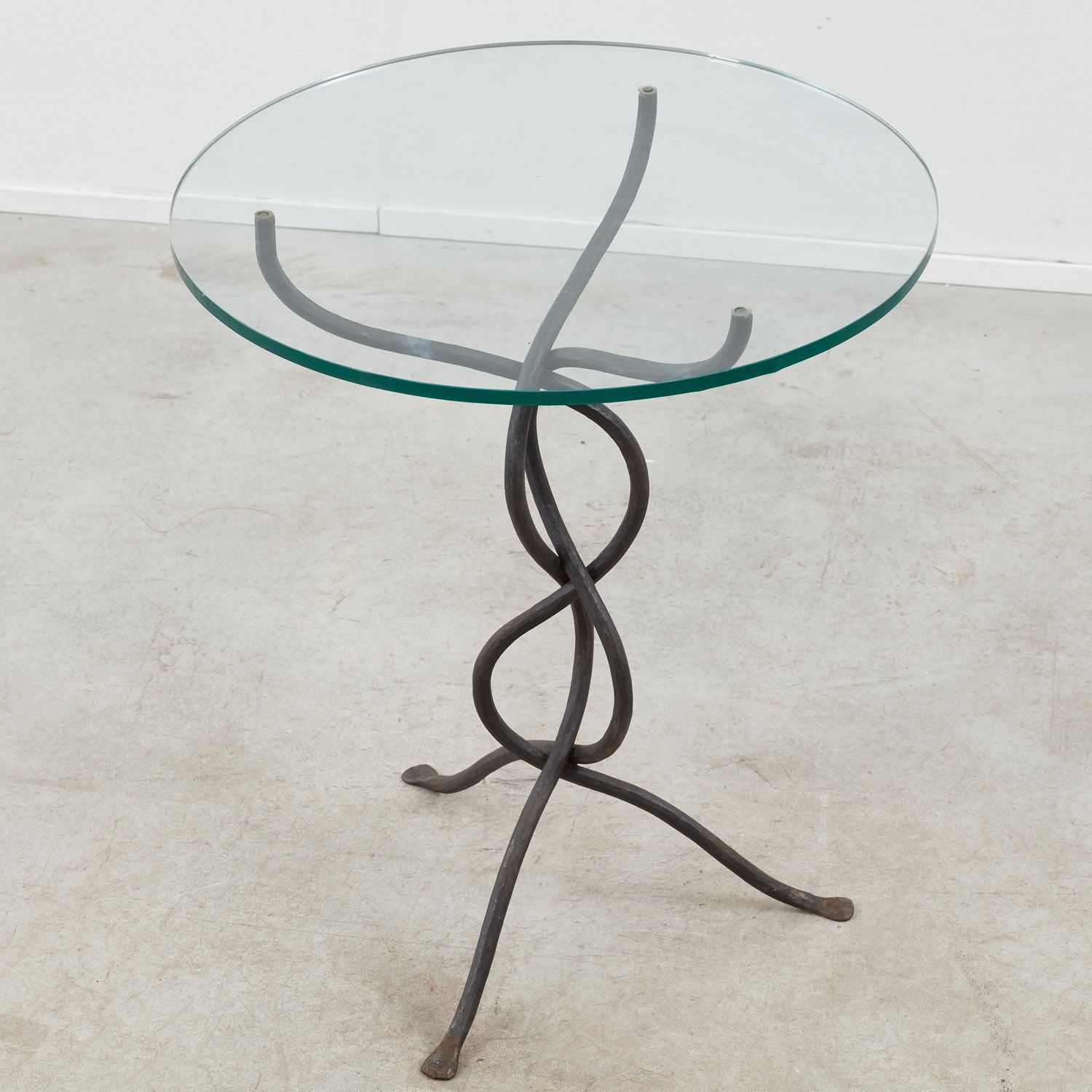 Salvino Marsura Infinito Side Table Treviso, Italy, 1980s photo vinterior