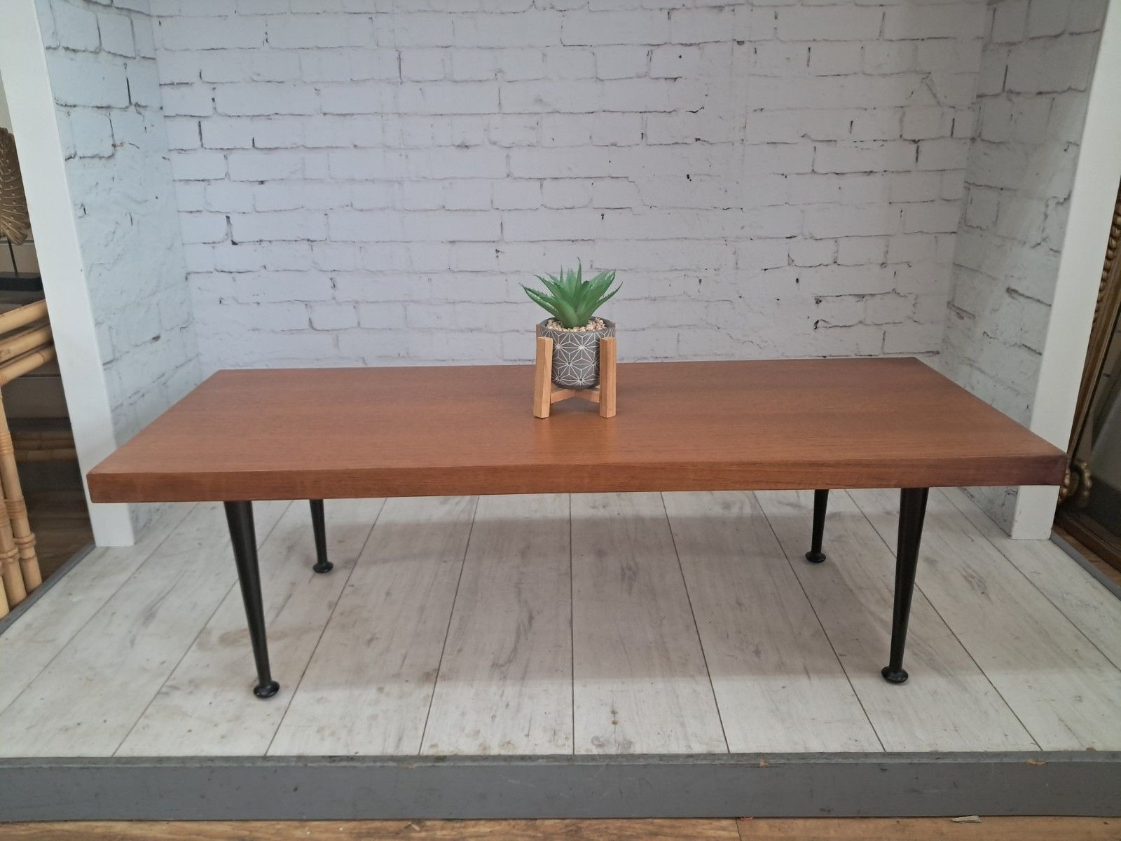 Mid Century Modern Coffee Table Teak Black Legs  Retro Vintage photo Furniture