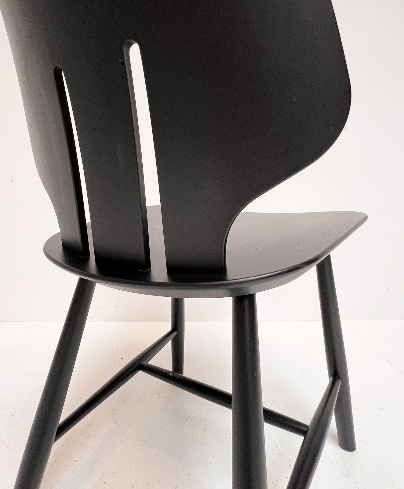 photo furniture Set Of 9 Ejvind Johansson J67 Chairs For Fdb Mobler (Per Piece), 1970s