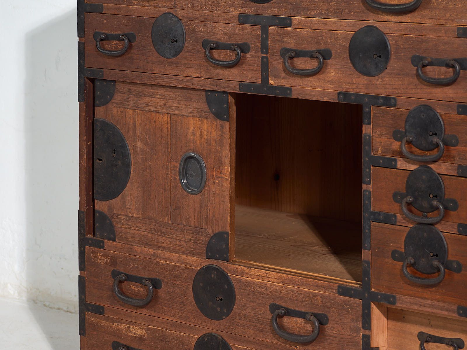 photo for sale Antique Japanese Tansu – Meiji Period / Taishō (C.1868 1926) #52