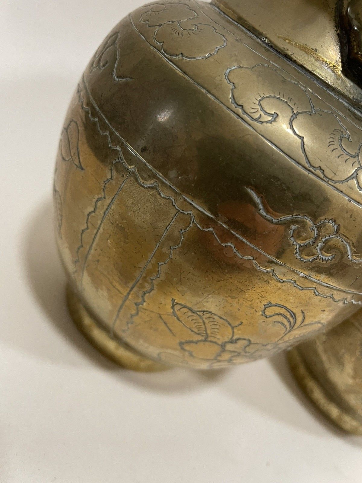 photo vinterior Pair Of  Heavy Brass Vases With Dragon Details Wrapped Round The Neck Vgc