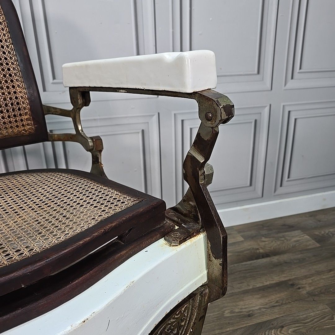 Antique Triumph Barbers Chair Cast Iron & Cane Display Tattoo Barber photo vintage