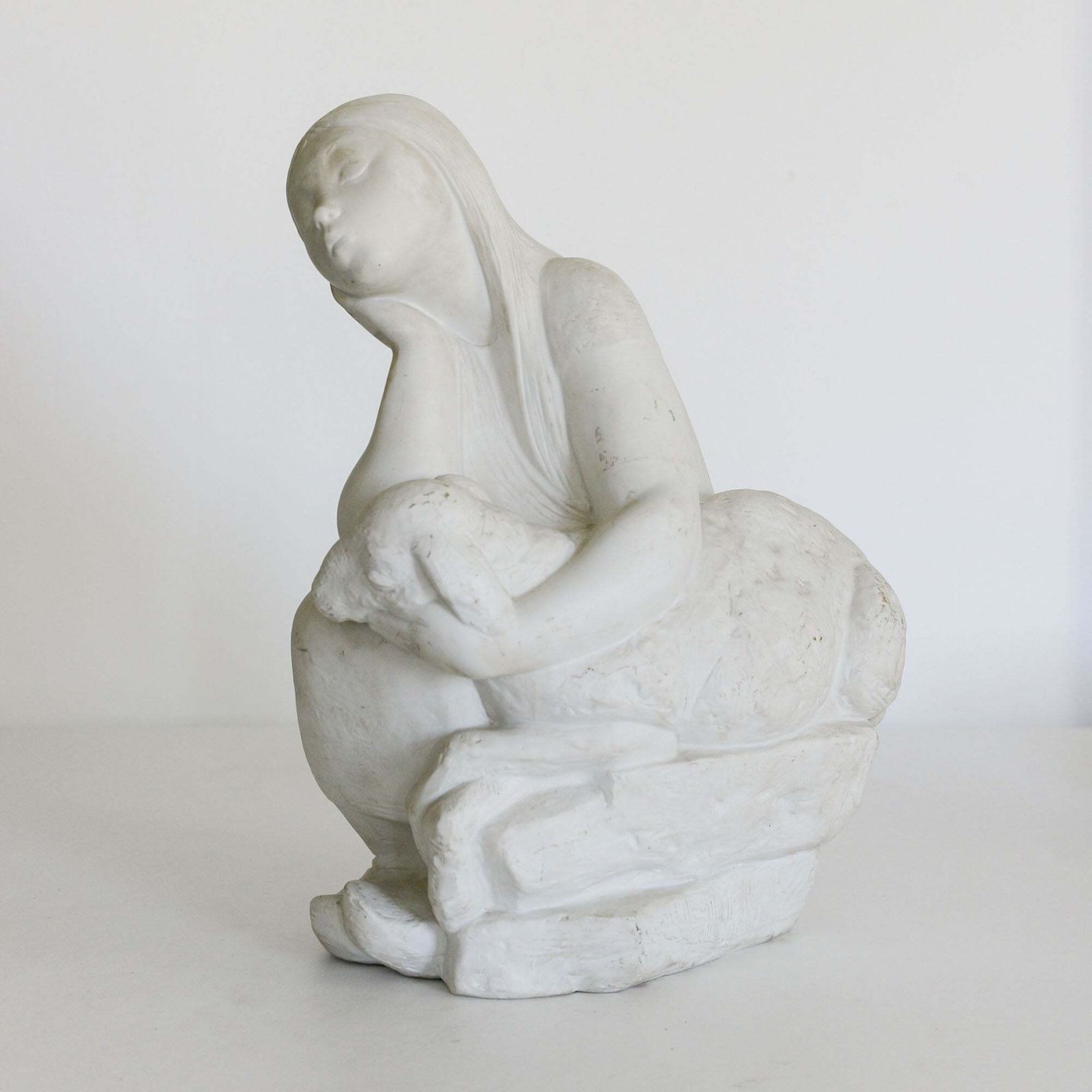 Meisje Met Lam – Parian Sculptuur – Gesigneerd