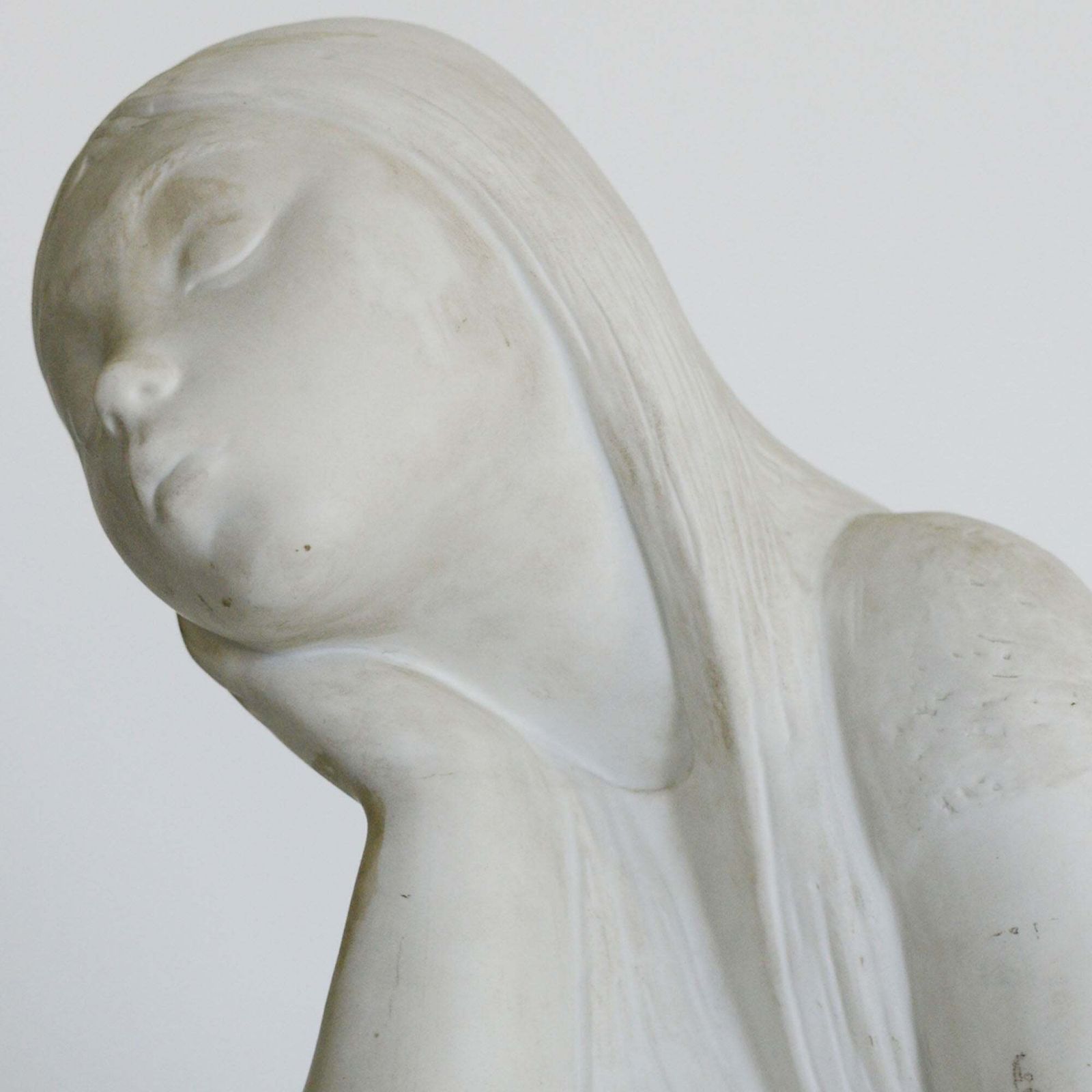 Meisje Met Lam – Parian Sculptuur – Gesigneerd photo furniture