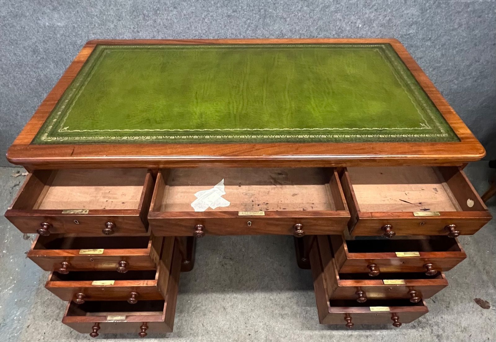 Good Quality 19th Century Mahogany Desk photo Furniture