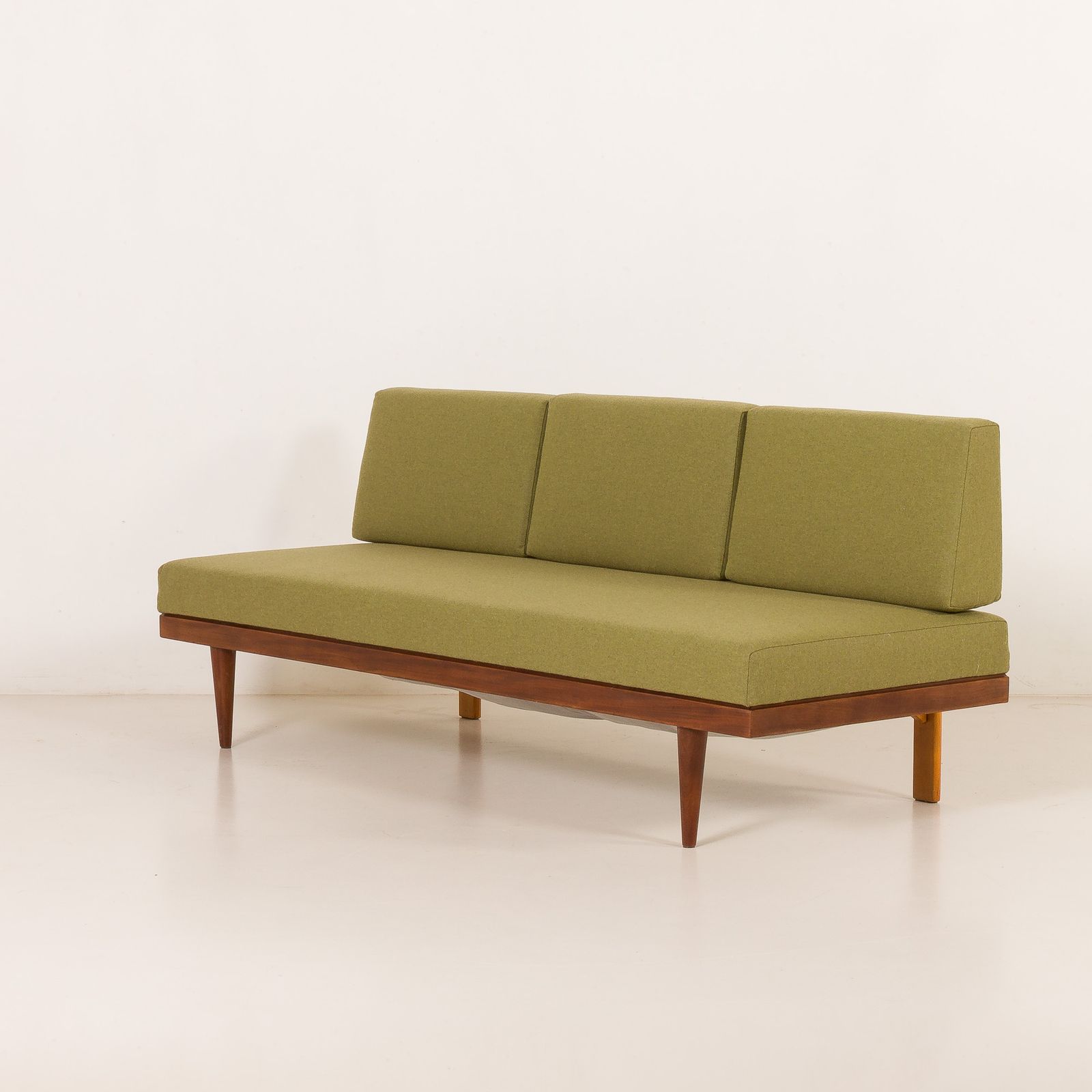 Svane Daybed Suit, Set Of 2 Sofas And A Side Table By Igmar Relling, Norway 1960s photo 4380.0