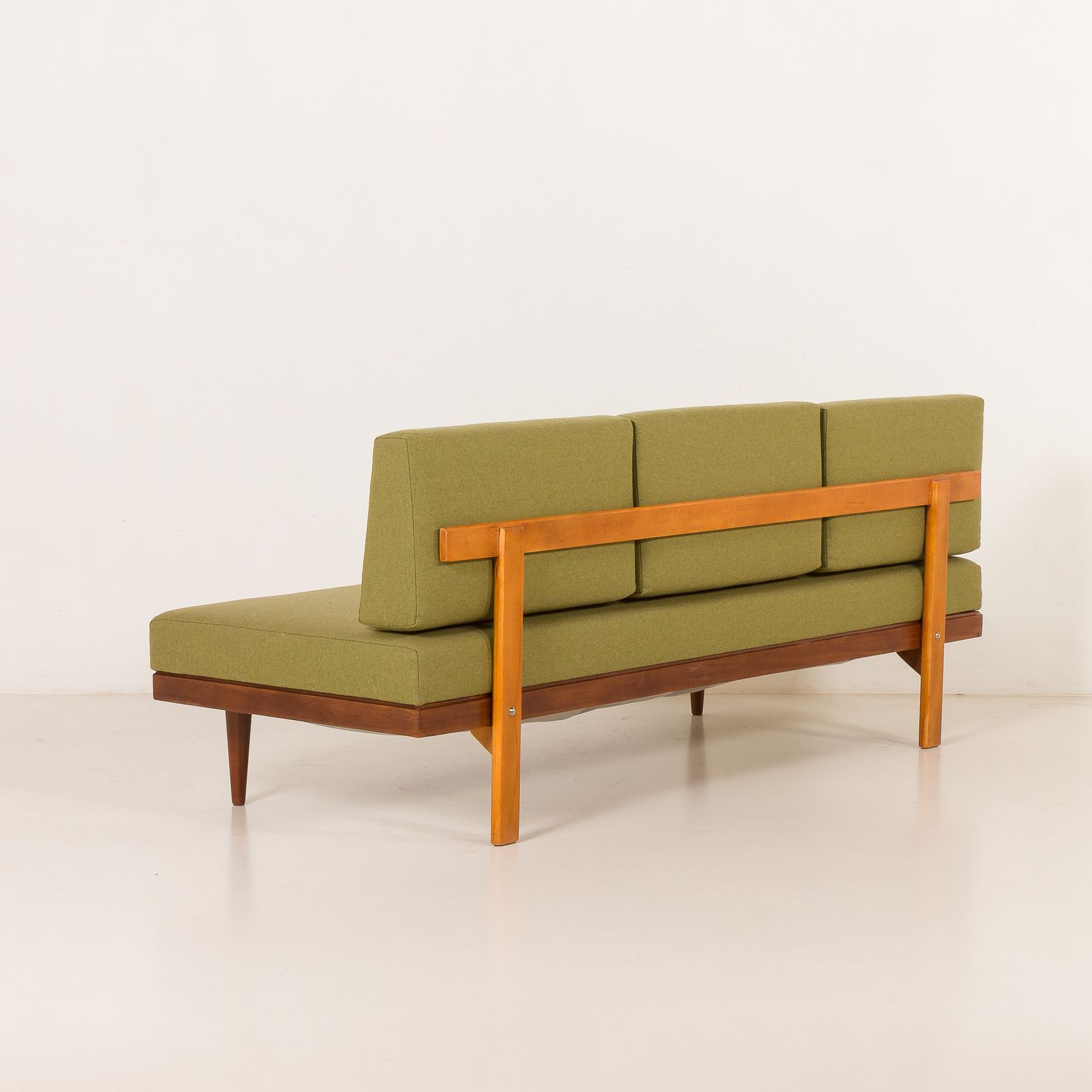 Svane Daybed Suit, Set Of 2 Sofas And A Side Table By Igmar Relling, Norway 1960s photo vinterior