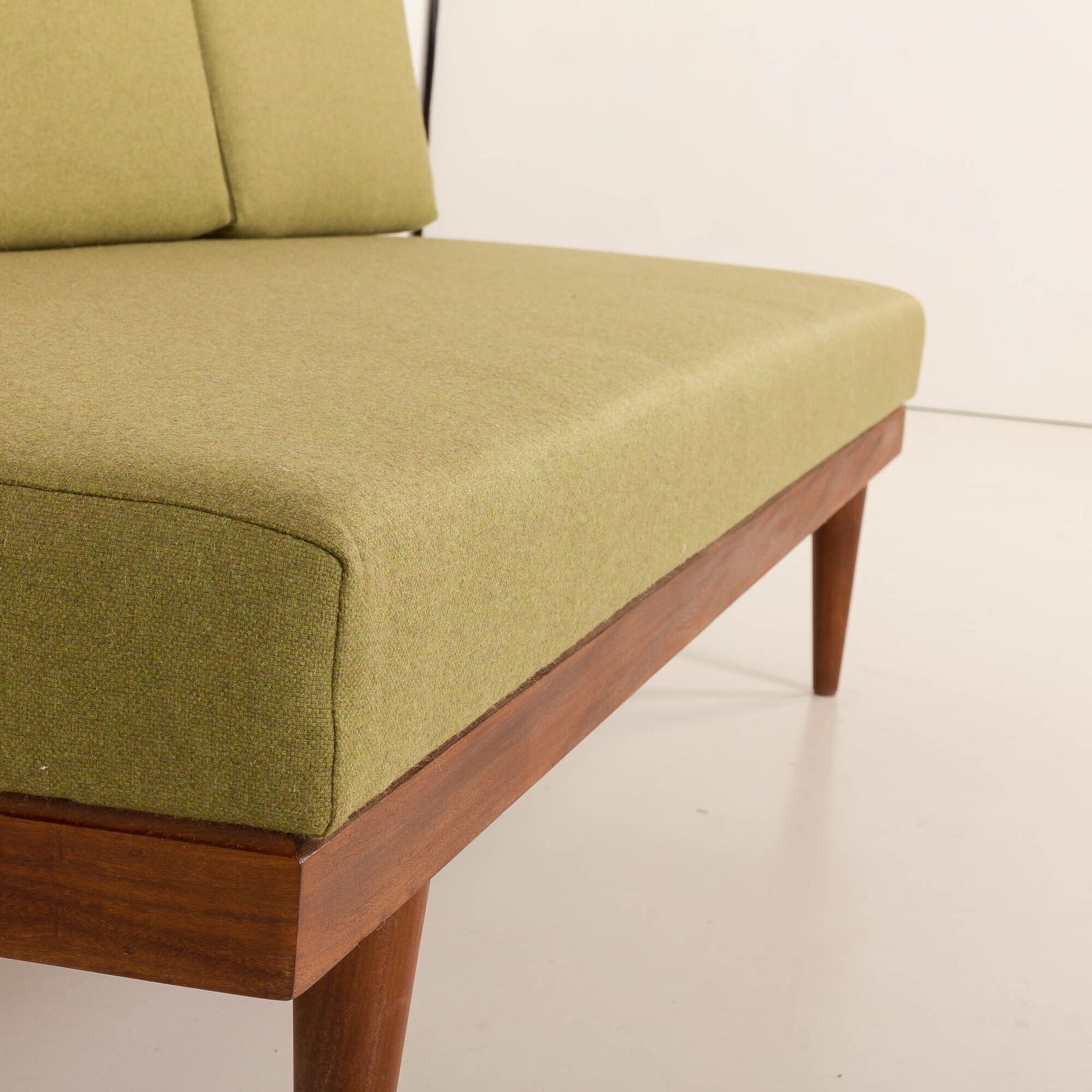 photo vintage Svane Daybed Suit, Set Of 2 Sofas And A Side Table By Igmar Relling, Norway 1960s
