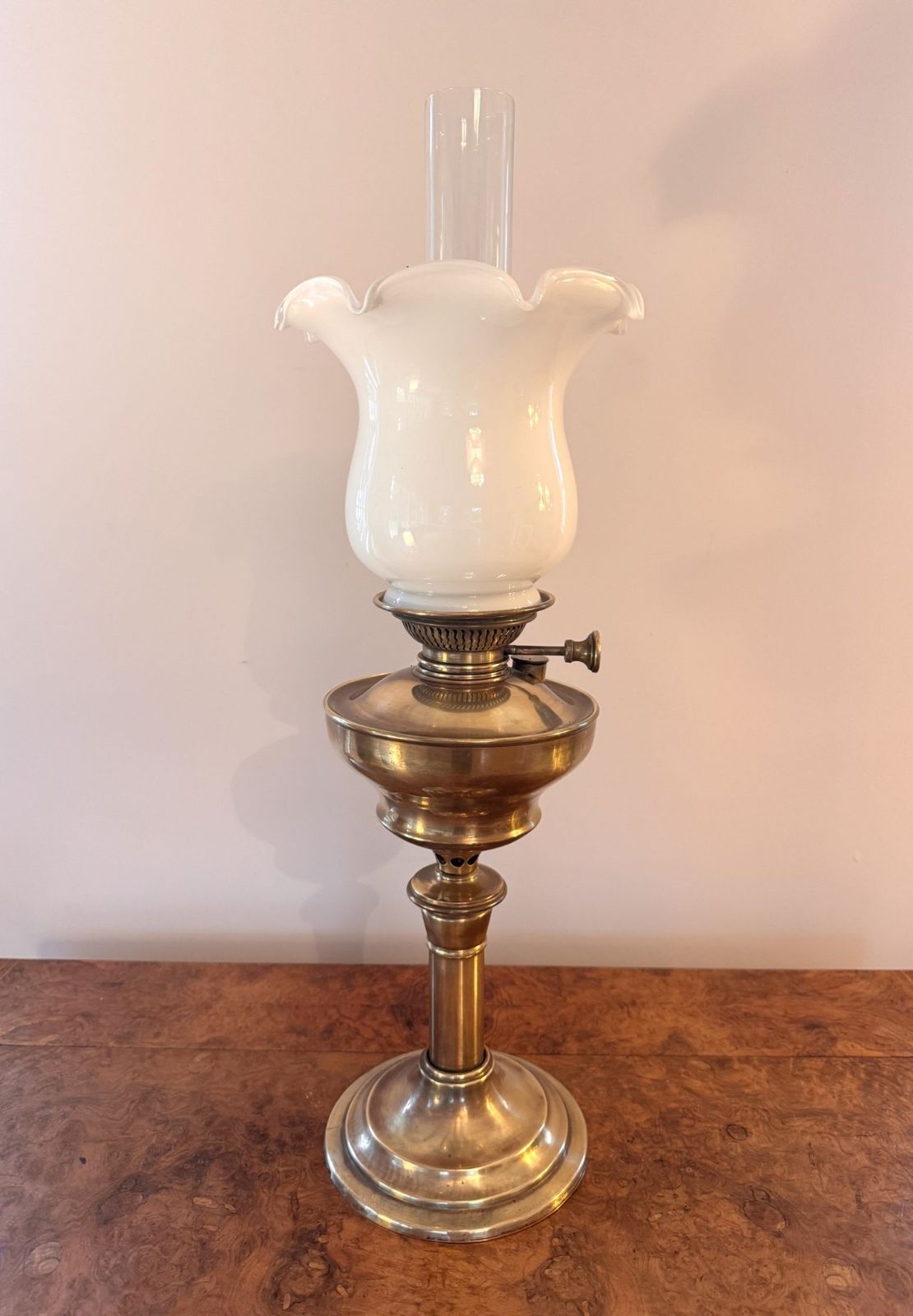 Pretty Antique Quality Oil Lamp