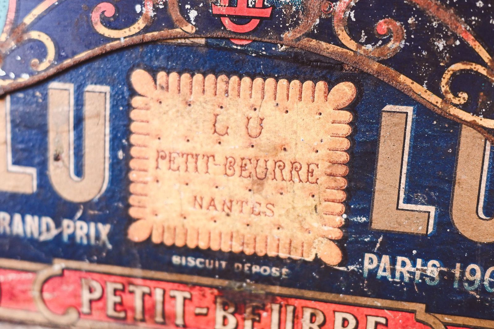 Antique French Lu Biscuit Tin, 1900 Paris Exposition, Glass Top Petit Beurre Box, Art Nouveau Design photo for sale