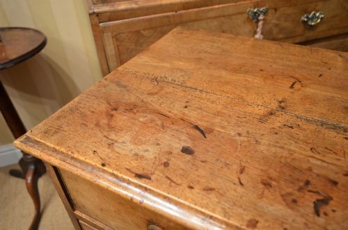 photo vintage A George II Fruitwood / Walnut Small Chest Of Drawers.