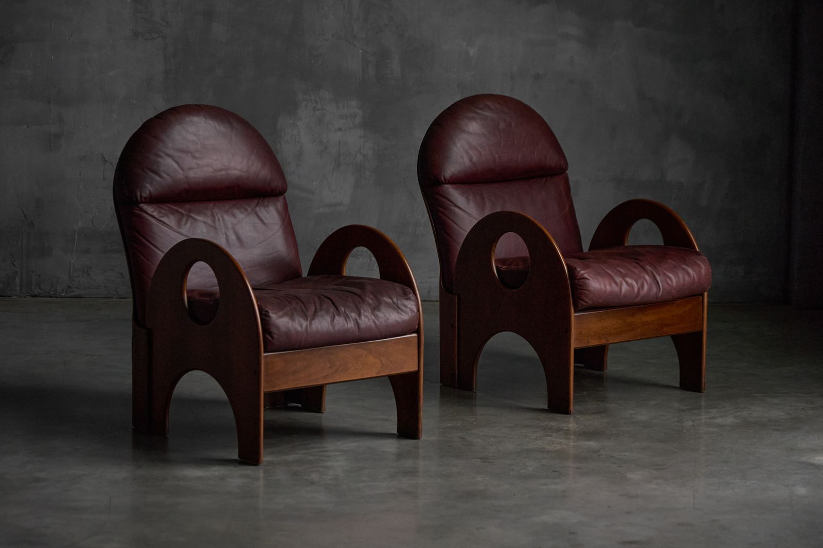 Gae Aulenti Arcata Easy Chair In Walnut And Burgundy Leather, 1960s photo for sale