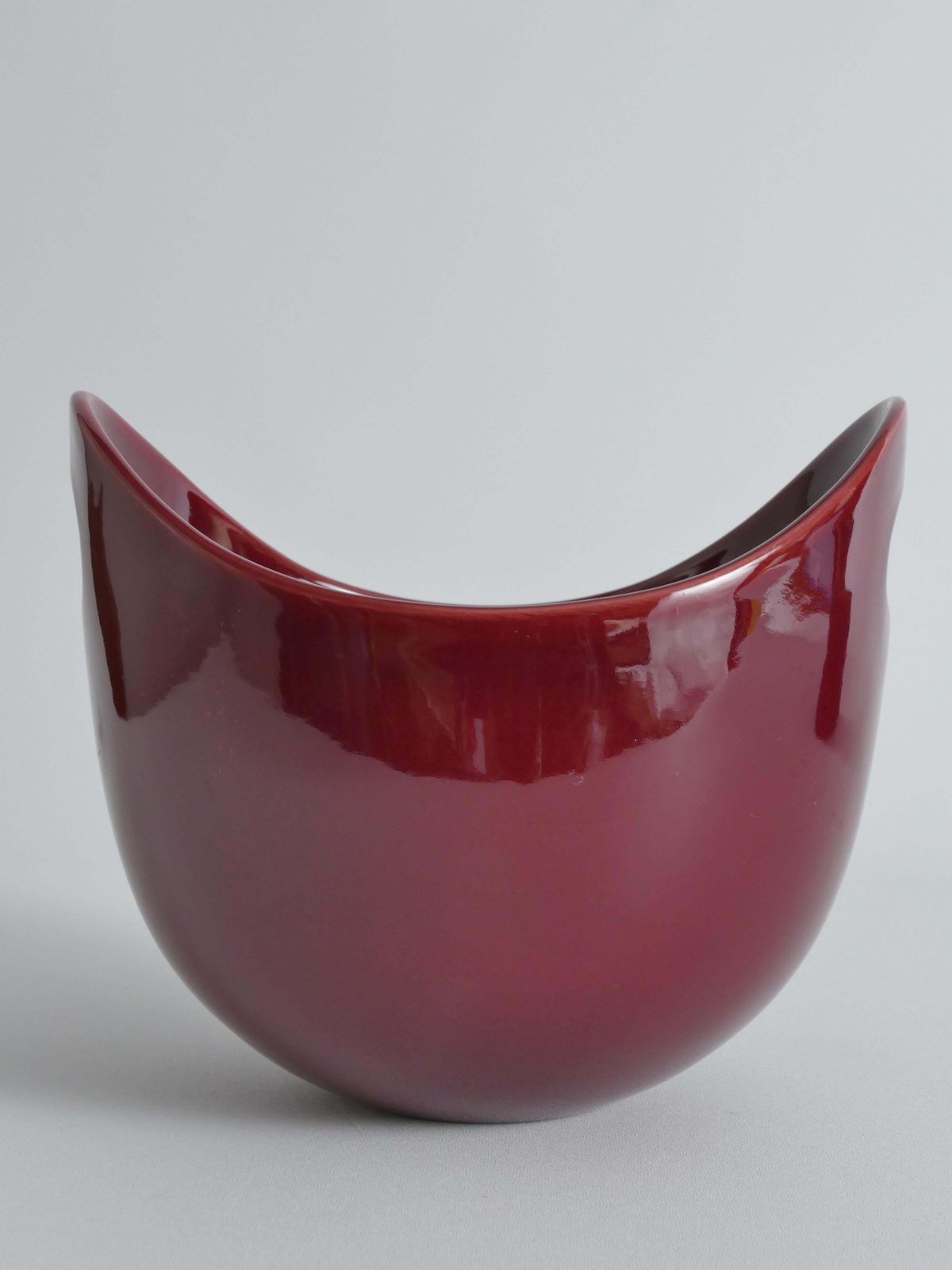 photo furniture Scandinavian Modern Merlot Red Stoneware Bowl By Syco, Sweden, 1950s