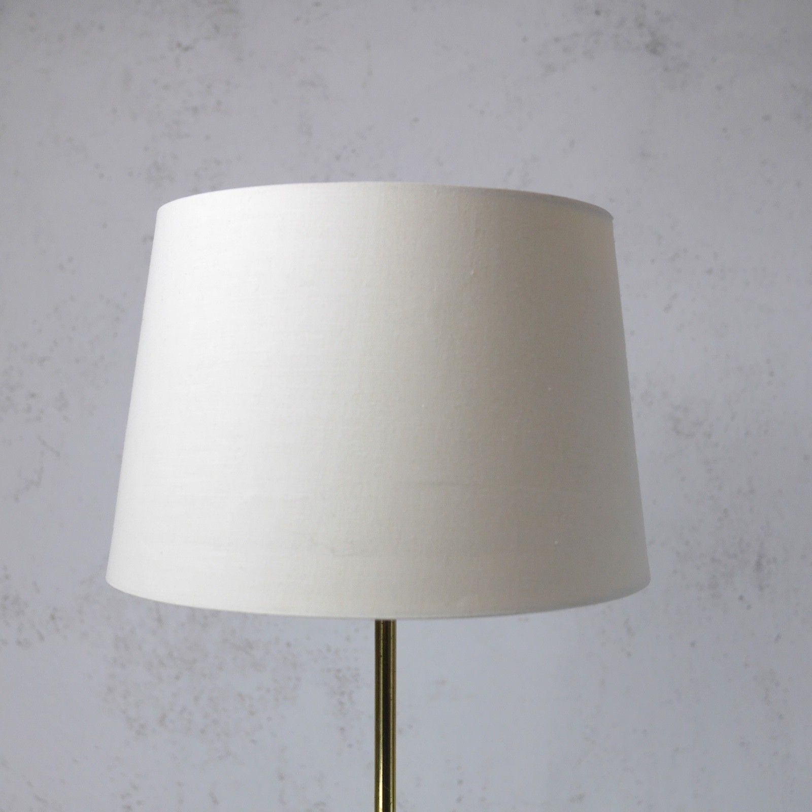 photo vinterior Vintage Mid Century Teak Brass Standard Floor Lamp Shade #103086