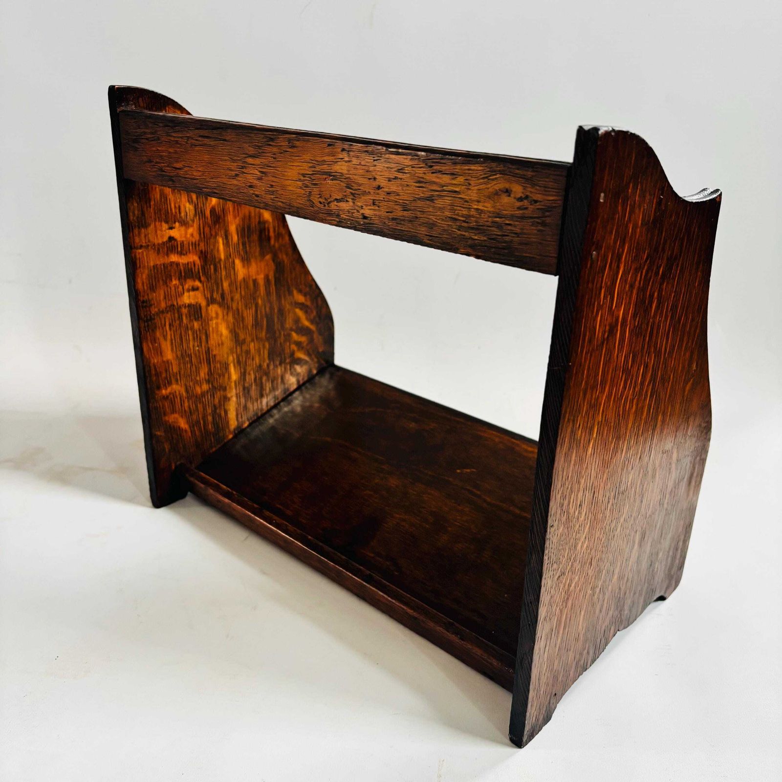 239.0 Collectors Antique Novel Rest Oak Book Reading Stand Portable Lectern, Edwardian, C.1910 photo