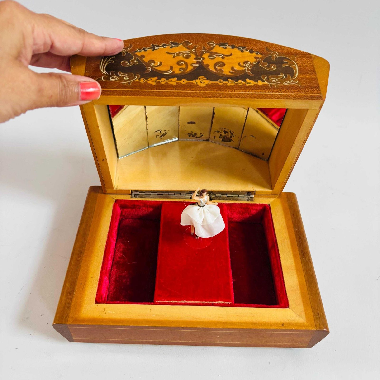 Art Deco Sorrento Olive Wood Jewelry Box: 1930s Ballerina Music Box