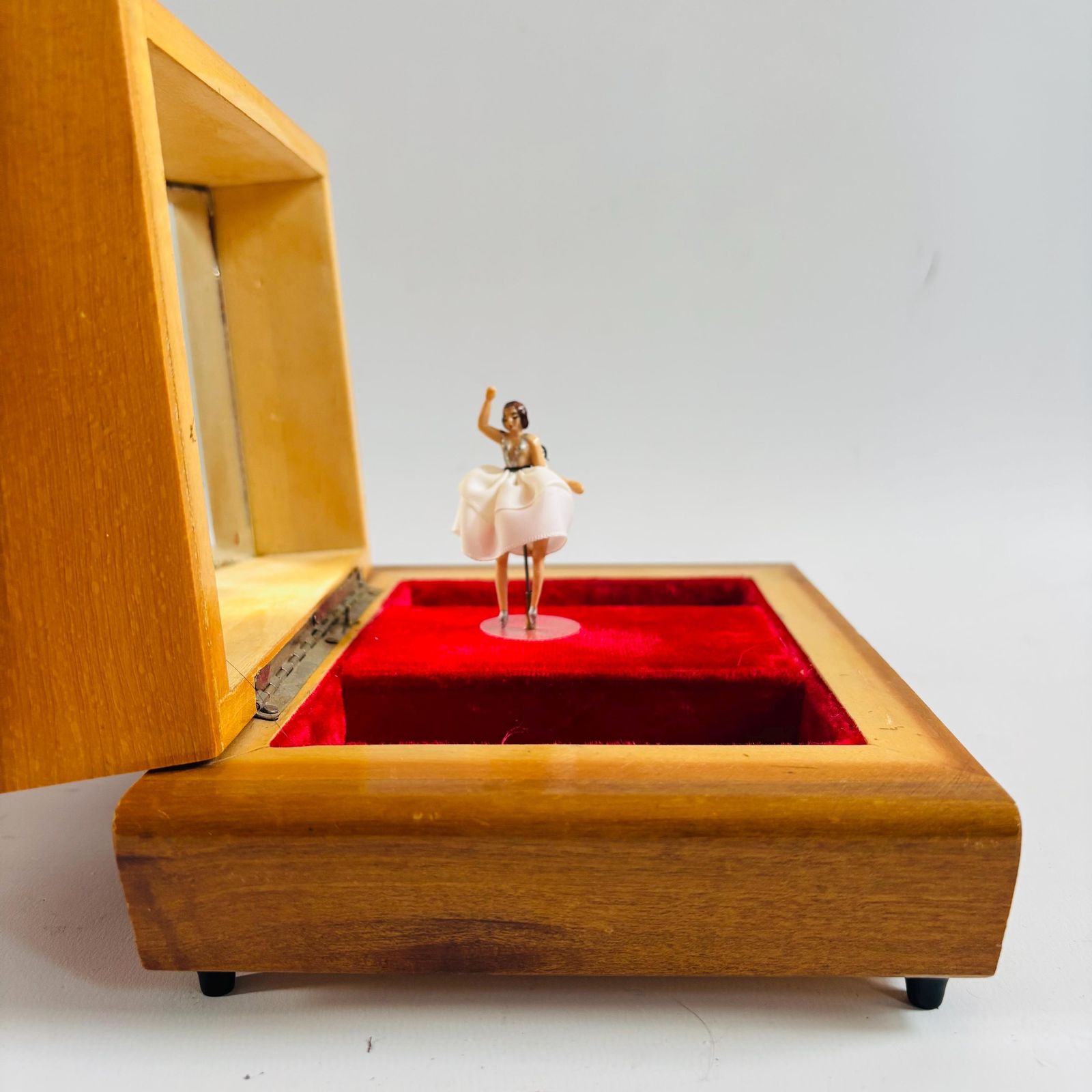 Art Deco Sorrento Olive Wood Jewelry Box: 1930s Ballerina Music Box photo furniture